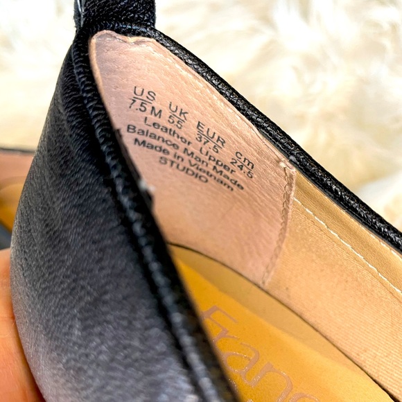 🖤 Black Leather Franco Sarto Pointed Toe Flats 🖤 - Picture 4 of 5